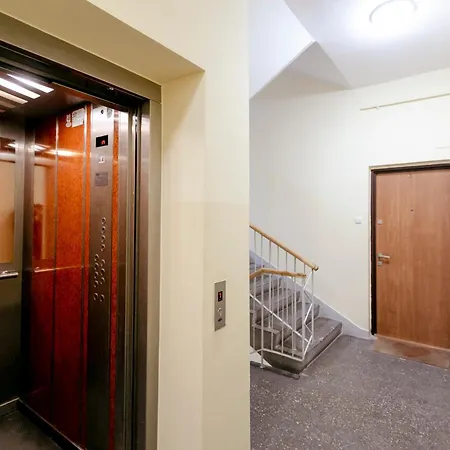 Heart Of Center With Parking Daire *